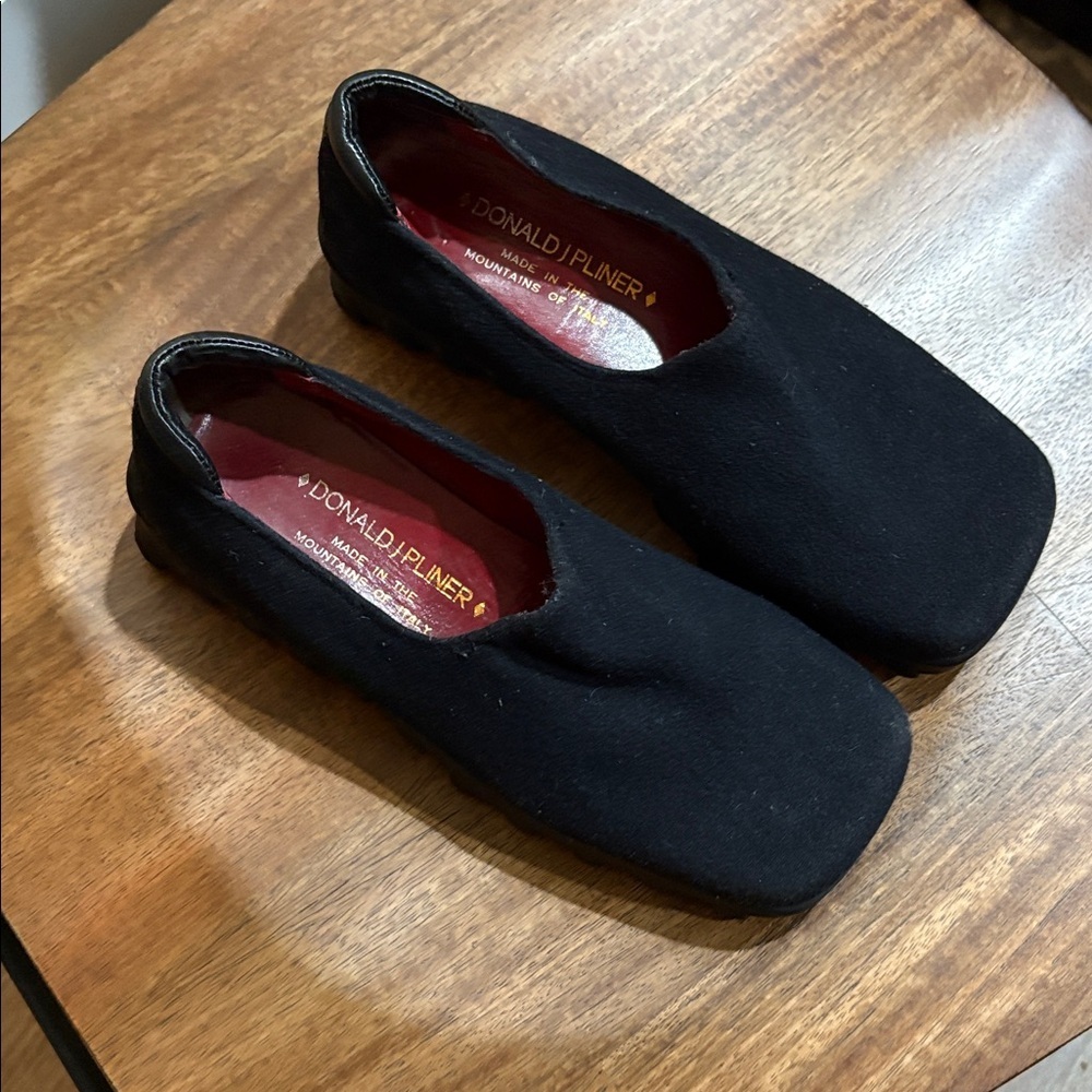 Vtg 90’s Donald Pliner Lug Sole Shoes. Size 6. Made in Italy. Black Fabric upper